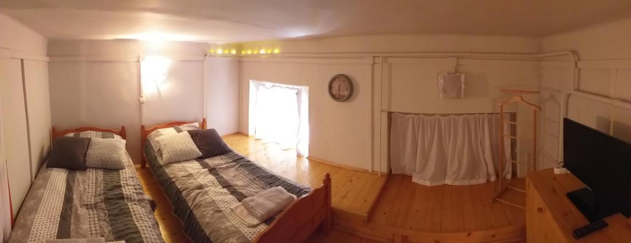 Belvarosi Vintage Apartman A Setaloutcan Miskolc Luaran gambar