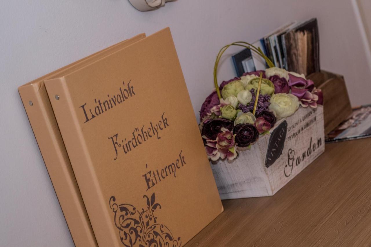 Belvarosi Vintage Apartman A Setaloutcan Miskolc Luaran gambar