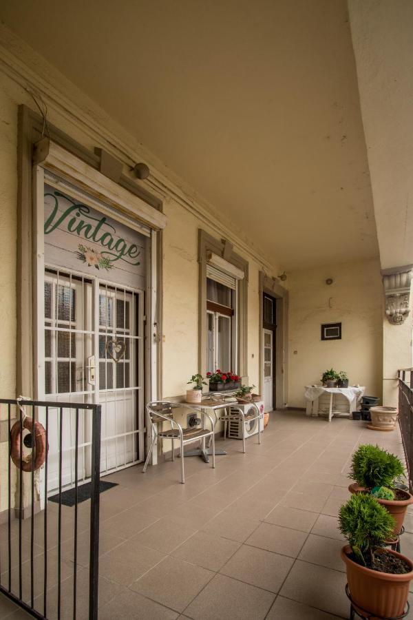 Belvarosi Vintage Apartman A Setaloutcan Miskolc Luaran gambar